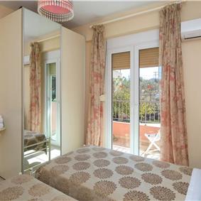 7 bedroom seaside villa with pool, Kassiopi, sleeps 13